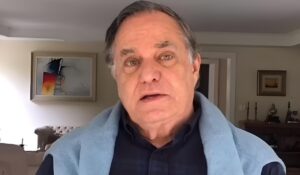 Ronnie Von se revolta com notícia sobre queda de avião