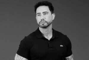 Quem era Carlos Filhar, influencer que teria pulado de prédio após traição