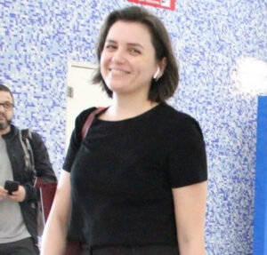 Monica Iozzi recebe alta após quadro de acatisia e agradece mensagens de carinho