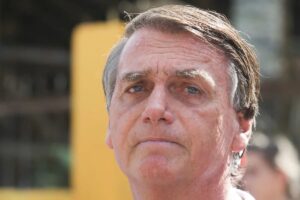 Médicos temem que quadro de Jair Bolsonaro evolua para uma fibrose pulmonar