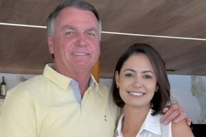 Bolsonaro troca Michelle e faz pedido ao STF