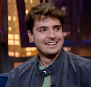 João Augusto presta homenagem de aniversário ao pai, Gugu Liberato, que completaria 67 anos de idade