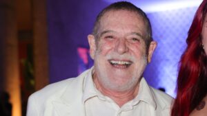 Aos 79 anos, José de Abreu faz rara aparição pública com a esposa 52 anos mais jovem