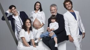 Aos 68, ex-correspondente de guerra e ícone do BBB celebra trajetória na TV