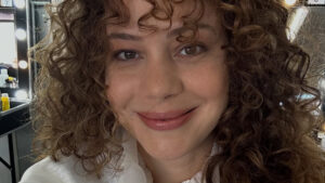 Semelhança discreta entre Leandra Leal e seu filho caçula chama a atenção. Veja a foto