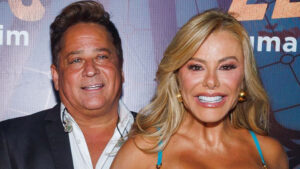 Aos 49 anos, Poliana Rocha aposta em look ‘embalado a vácuo’ para show de Leonardo