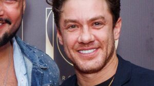 Aos 44 anos, Leonardo Miggiorin faz rara aparição com seu namorado. Saiba quem é