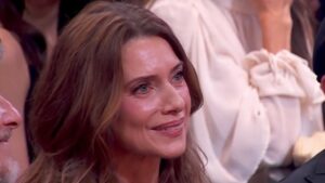 Leticia Spiller surge ao lado do ex, Marcello Novaes, e do filho de 29 anos em noite especial