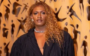 Liniker dá resposta atravessada a repórter e causa polêmica; veja vídeo