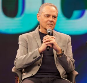 Luis Roberto fala pela primeira vez sobre diagnóstico de neoplasia cervical: Copa agora é estar vivo