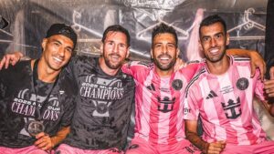 Aos 39 anos, jogador já foi flanelinha e gari na juventude e hoje recebe salário de R$ 7,9 milhões