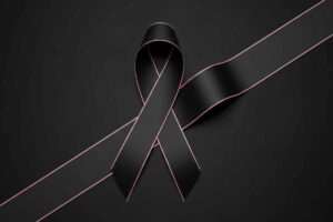 Astro da música morre durante festival aos 64 anos