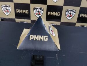 Mãe furta celular e sem querer ajuda PM a descobrir crime do próprio filho; VEJA VÍDEO