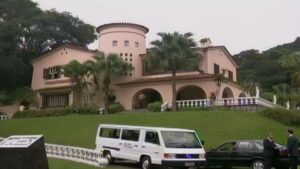 Mansão que já foi cenário de novelas da Globo tem 570 m² e é avaliada em R$ 14 milhões