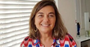 Velório de Maria Francisco, filha de Nair Bello, teve rock, whisky e celebração à vida