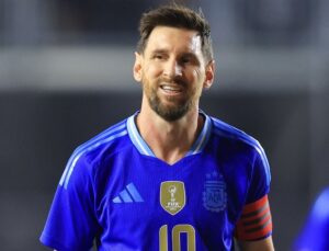 Messi supera marca de Pelé e pode ultrapassar recorde de outro brasileiro; VEJA