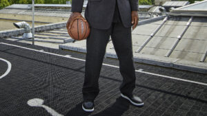 Aos 63 anos e bilionário, ícone dos esportes doa parte de sua fortuna para fazer a diferença na vida das pessoas