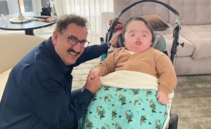 Neto de Ratinho completa 8 anos e emociona família com homenagem da mãe: “Um milagre”