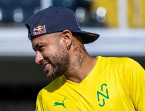 Ancelotti abre possibilidade e diz que Neymar pode voltar à Seleção para a Copa