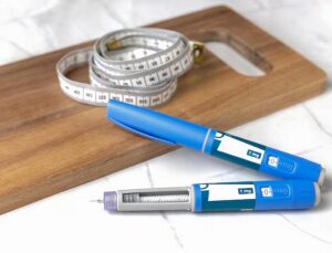 Canetas emagrecedoras podem reduzir sintomas de ansiedade e depressão; VEJA