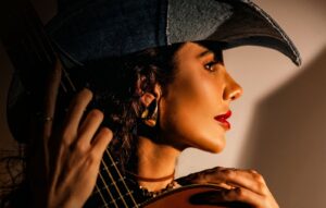 Paula Fernandes lança nova versão de “Mentiras” para trilha de novela da Globo