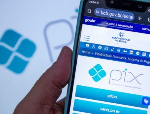 Receita Federal monitora Pix acima de R$ 2 mil mensais em 2026