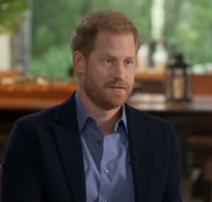 Príncipe Harry estaria esperando convite de Rei Charles III para fazer visita com os filhos