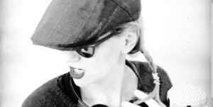 Sophie Gaumont lança “Invincible” com mensagem de força e superação