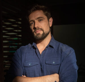 Rafael Cardoso teria confirmado fim do relacionamento com psicóloga Carol Ferraz, diz site