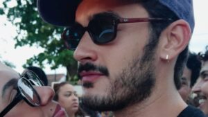 Aos 28 anos, atriz Coração Acelerado confirma romance com galã da novela