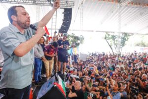 Após reunião com Boulos, caminhoneiros confirmam que não terá greve: “A gente ficou muito feliz”