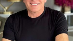 Aos 70 anos, ex-apresentador planeja faturar R$ 1 bilhão com projeto inovador