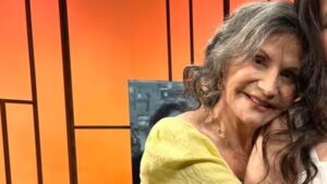Aos 21 anos, neta de Rosamaria Murtinho rouba a cena em aparição com a avó: ‘Lindas’