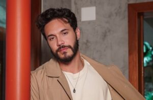 Eliezer faz post nas redes sociais e Viih Tube comenta: “respeita as cirurgias”