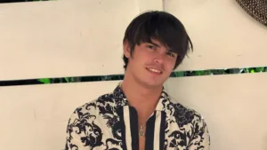 Mãe de ator de filmes adultos viaja aos EUA em busca de respostas após morte do filho