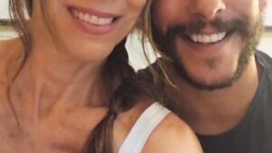 Aos 35 anos, ex-A Fazenda choca ao mostrar foto rara com a mãe: ‘Pensei que fosse irmã’