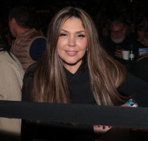 Simony comemora remissão completa do câncer e relembra diagnóstico: Um câncer que falam que não tinha cura