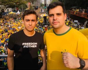 Maior aliado de Nikolas Ferreira se volta contra o mineiro: “Ao lado da família Bolsonaro”