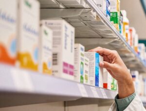 Supermercados vão poder vender remédios; saiba como vai funcionar