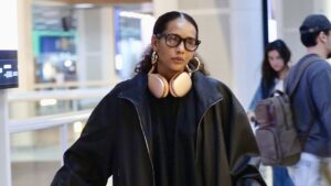 Parecidas? Aos 47 anos, Taís Araújo faz rara aparição em público com a mãe