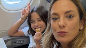 Ticiane Pinheiro surpreende ao mostrar o que fez com a filha em avião: ‘Farofa mesmo’