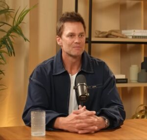 Tom Brady teria sido visto deixando festa com ex-esposa de Scooter Braun, diz veículo