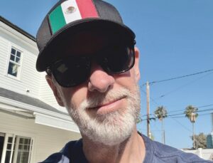 Guitarrista de banda famosa é diagnosticado com doença sem cura; VEJA VÍDEO