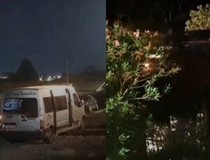 Van presa aos trilhos é arrastada por trem em grave acidente; VEJA VÍDEO