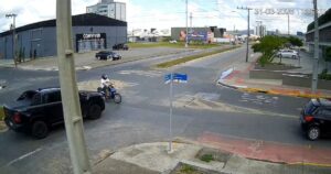 Idoso morre após colisão em rotatória conhecida por acidentes em cidade de SC; VEJA VÍDEO!