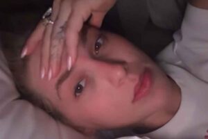 Virginia cochila durante escalação de jogadores para amistoso da Seleção