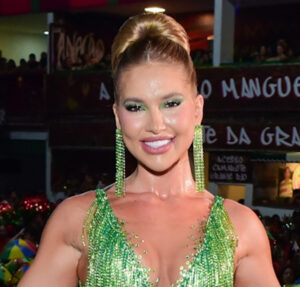 Virginia Fonseca chama atenção em estreia na Semana de Moda de Paris e deixa Vini Jr babando