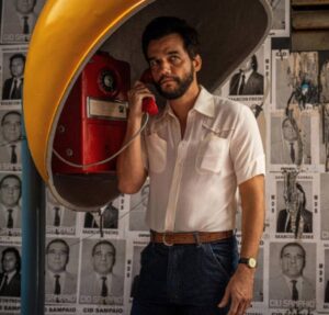 Wagner Moura chega ao tapete vermelho do Oscar 2026; veja o look!