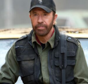 Chuck Norris, astro de filmes de ação, morre aos 86 anos de idade