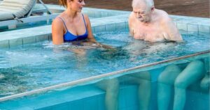 Paolla Oliveira posta fotos com o pai; qual a doença dele?